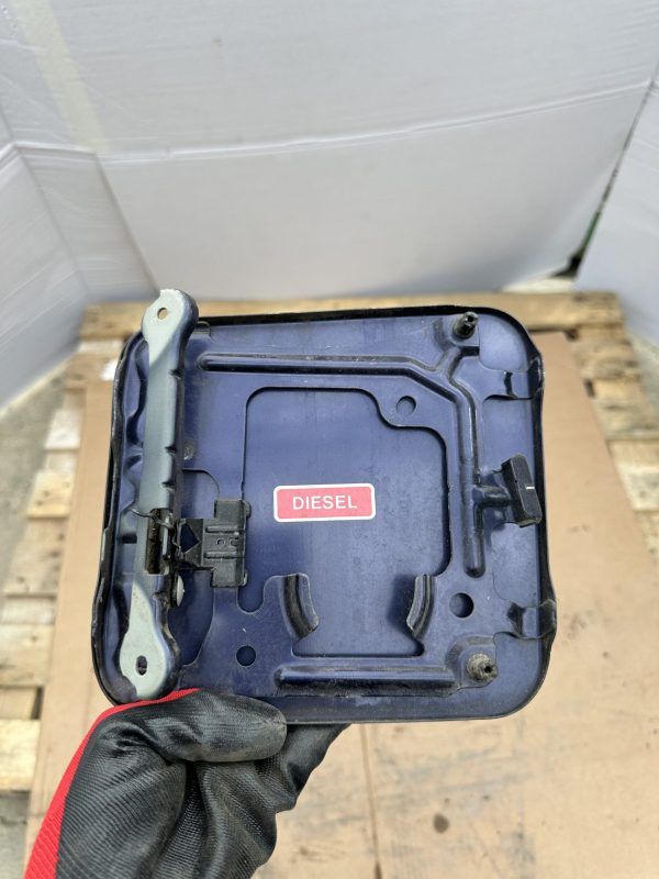 NISSAN PULSAR FUEL FILLER FLAP Petrol 5 Door Blue 2016 - Image 2