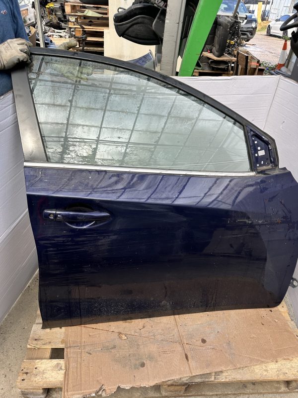 NISSAN PULSAR MK3 2013-2018 DRIVER SIDE RIGHT FRONT DOOR  IN BLUE