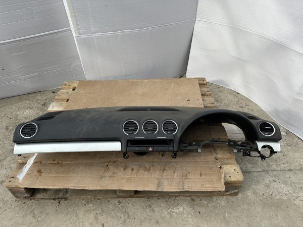 AUDI A4 CONVERTIBLE 8H DASHBOARD 2009 RIGHT HAND DRIVE