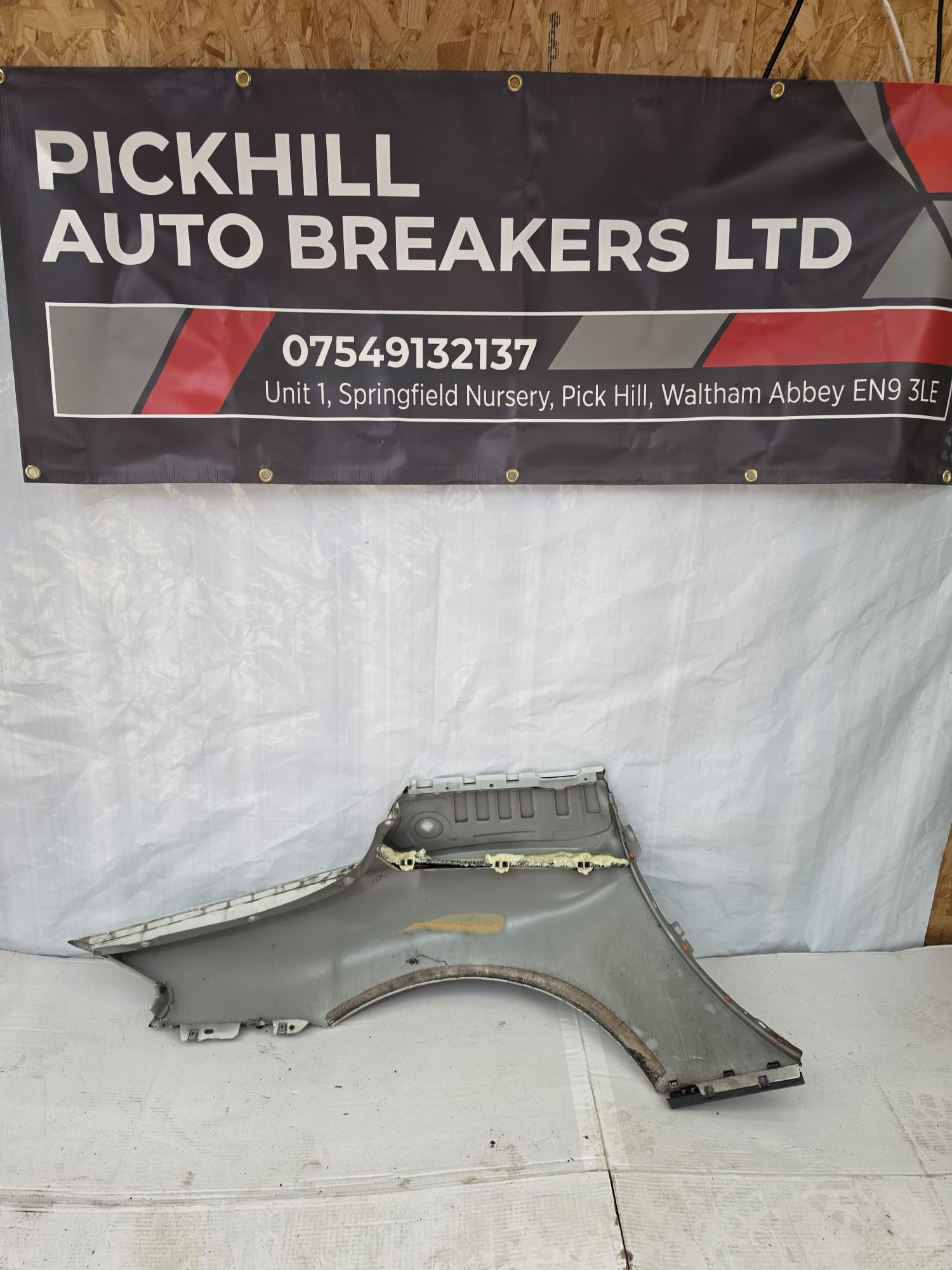 BMW Z4 passenger Side Quarter Panel 2014 White - Image 2