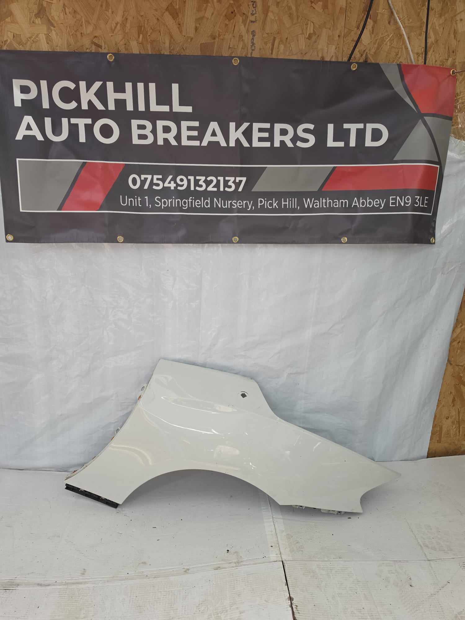 BMW Z4 passenger Side Quarter Panel 2014 White