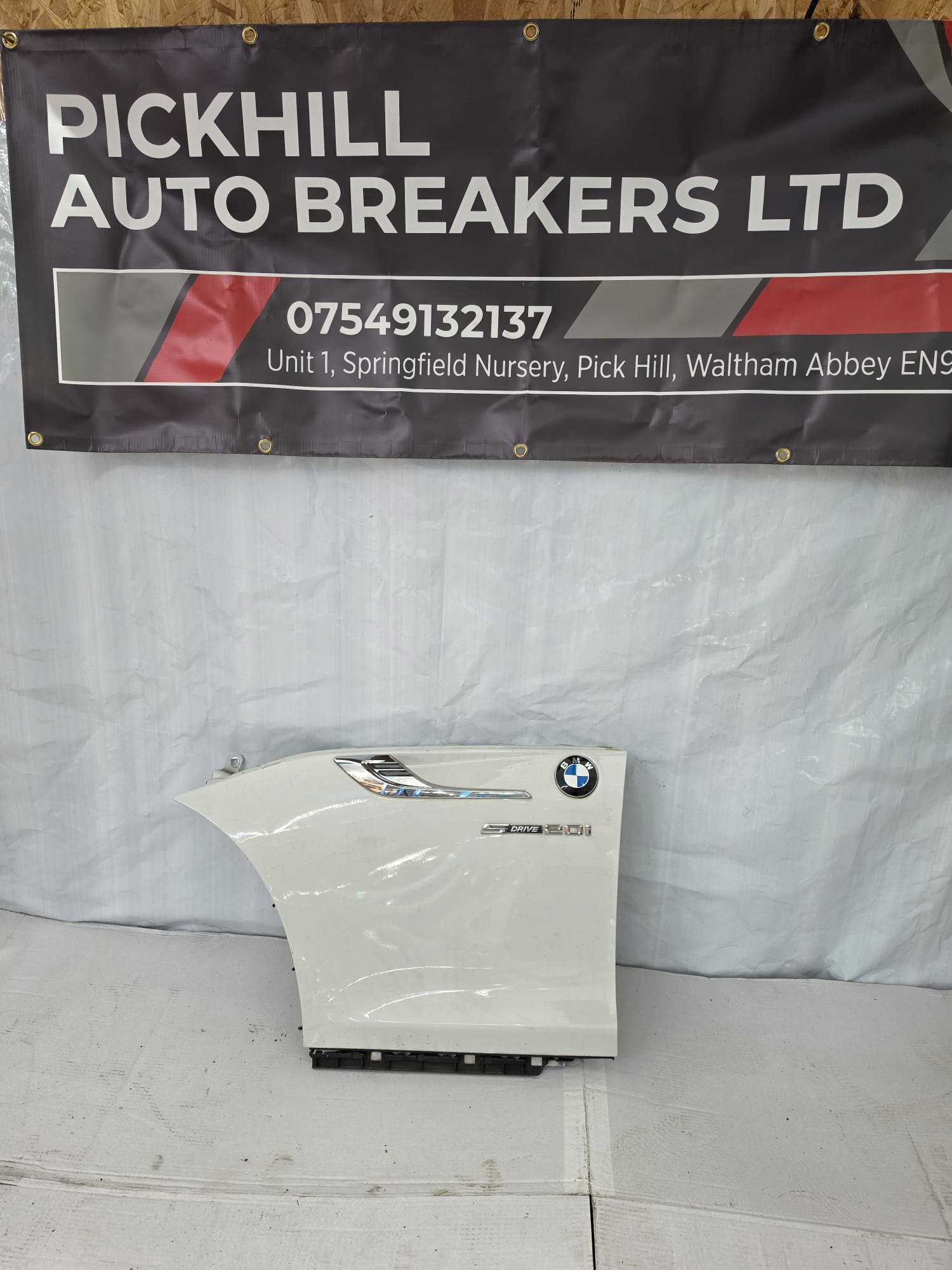 Bmw z4 passenger Side wing 2014 White