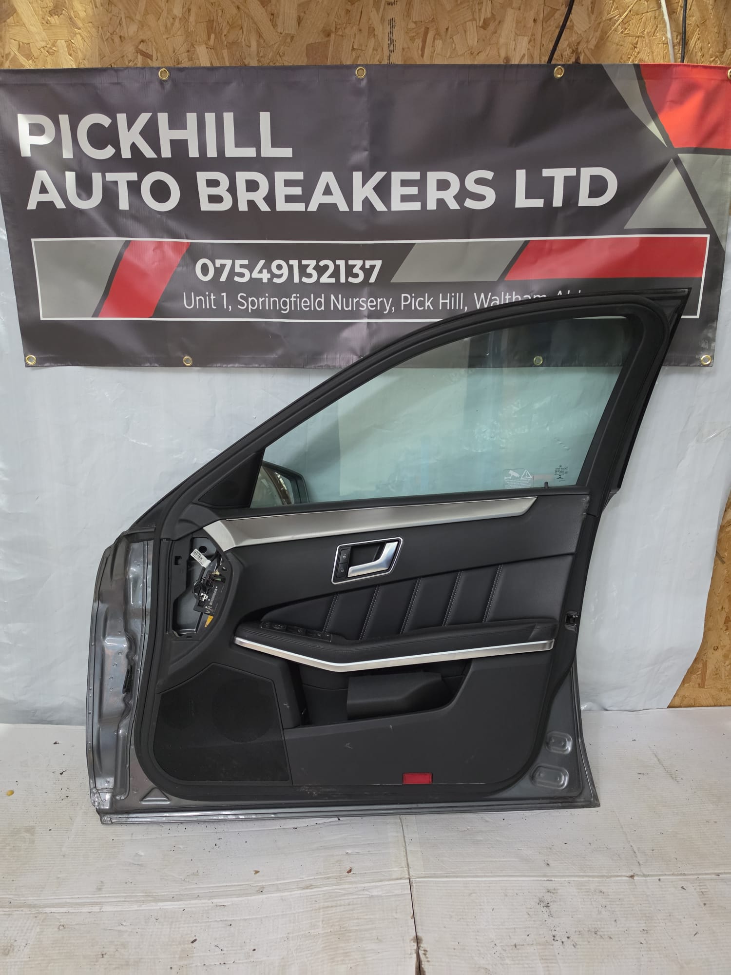 Mercedes E Class Estate Front Driver Door Met/Grey 2015 - Image 2