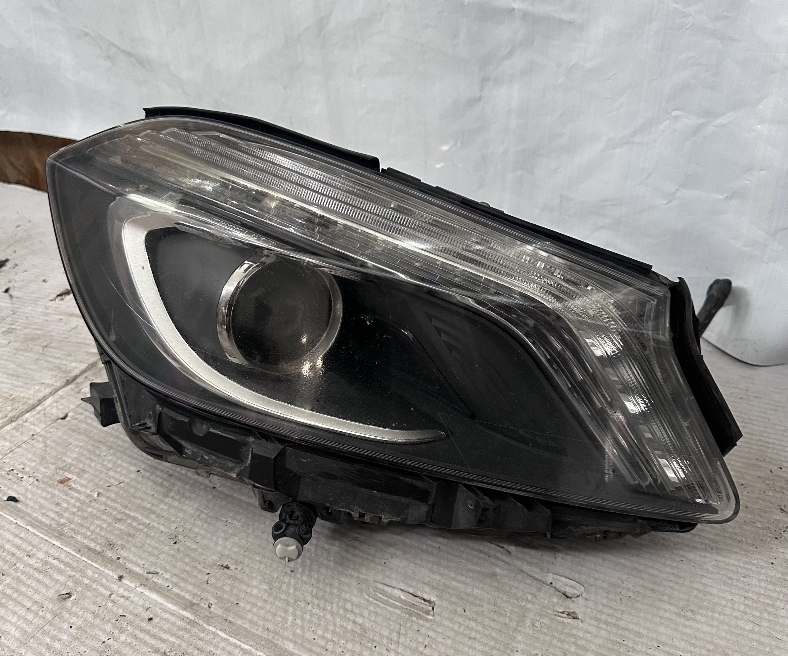 MERCEDES A CLASS W176 PASSENGER LEFT SIDE FRONT HEADLIGHT XENON A1768201961KZ