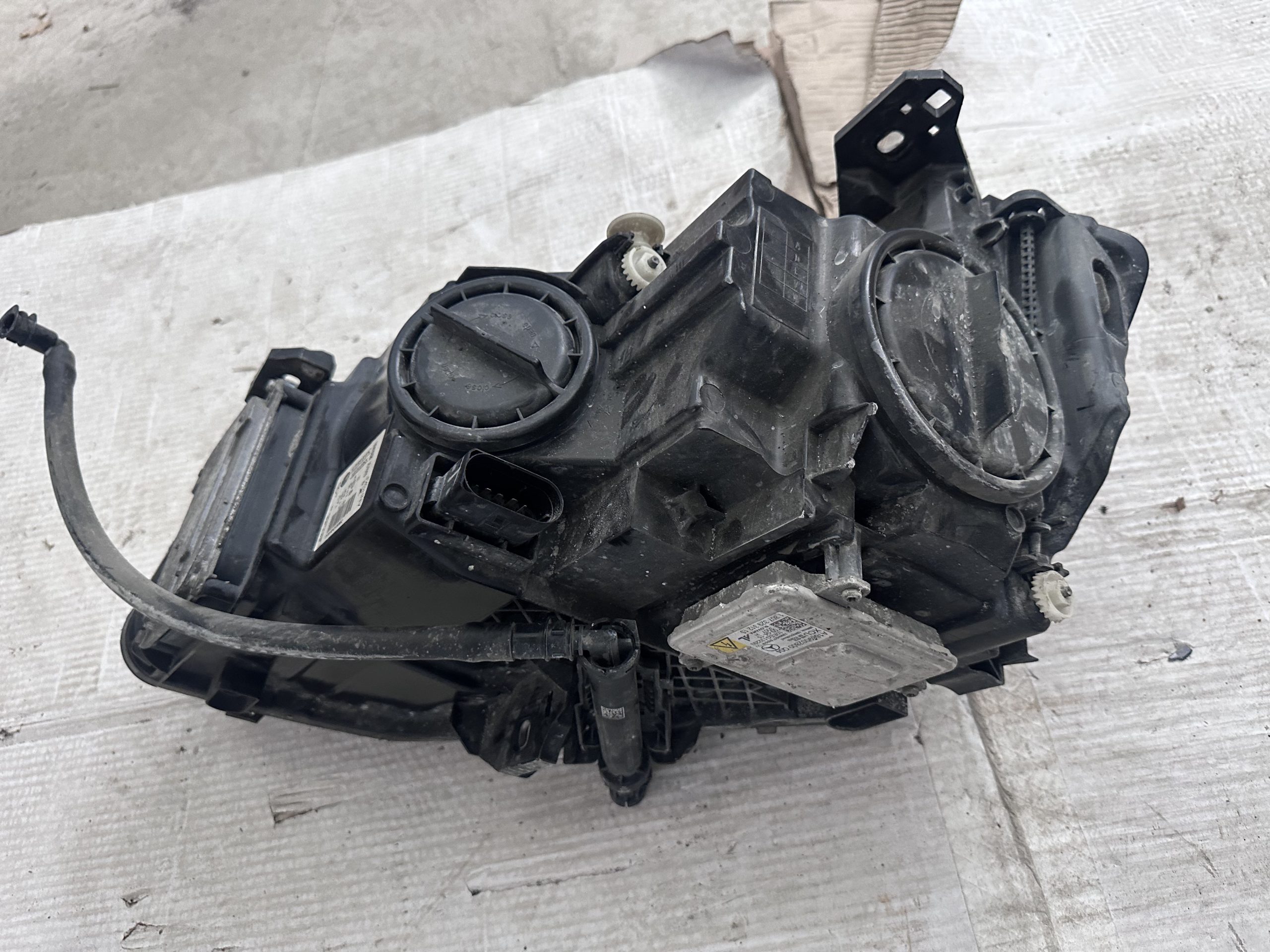 MERCEDES A CLASS W176 PASSENGER LEFT SIDE FRONT HEADLIGHT XENON A1768201961KZ - Image 2