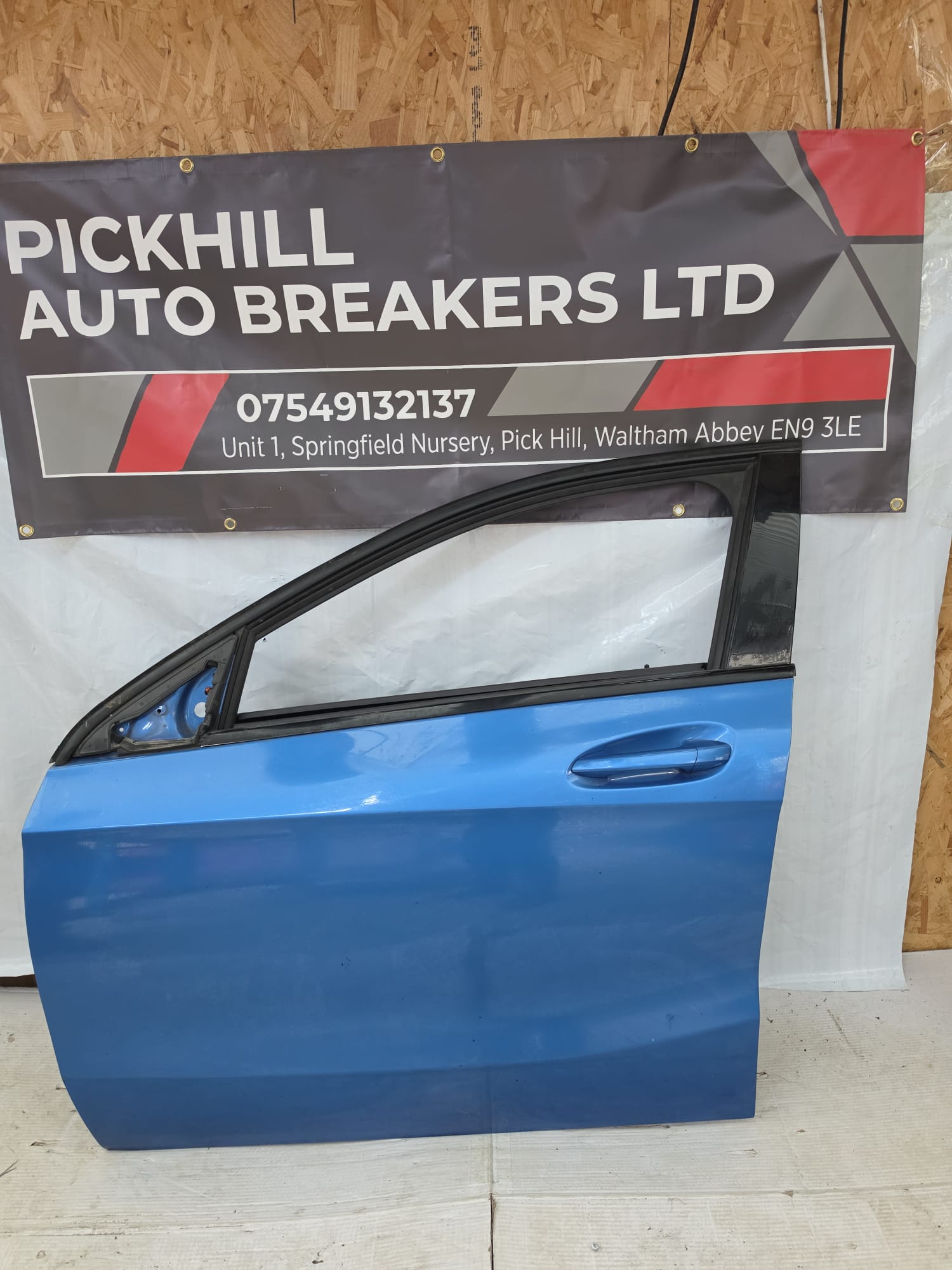 MERCEDES A CLASS W176 COMPLETE FRONT PASSENGER SIDE DOOR BLUE 2016