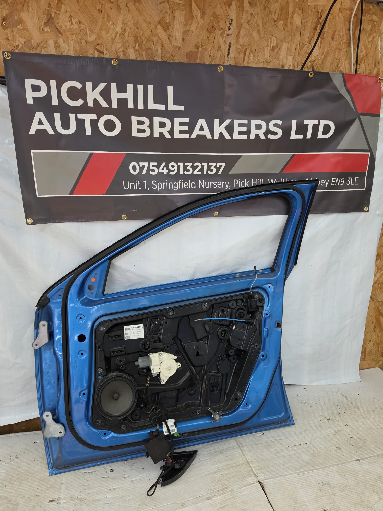 MERCEDES A CLASS W176 2016 COMPLETE DOOR FRONT DRIVER RIGHT BLUE - Image 2