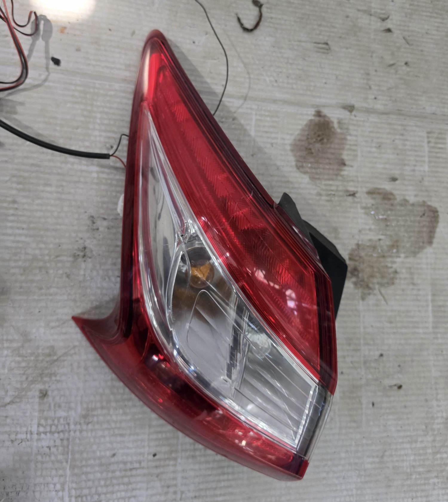 14-18 NISSAN PULSAR N/S PASSENGER NEAR SIDE REAR LIGHT 2016