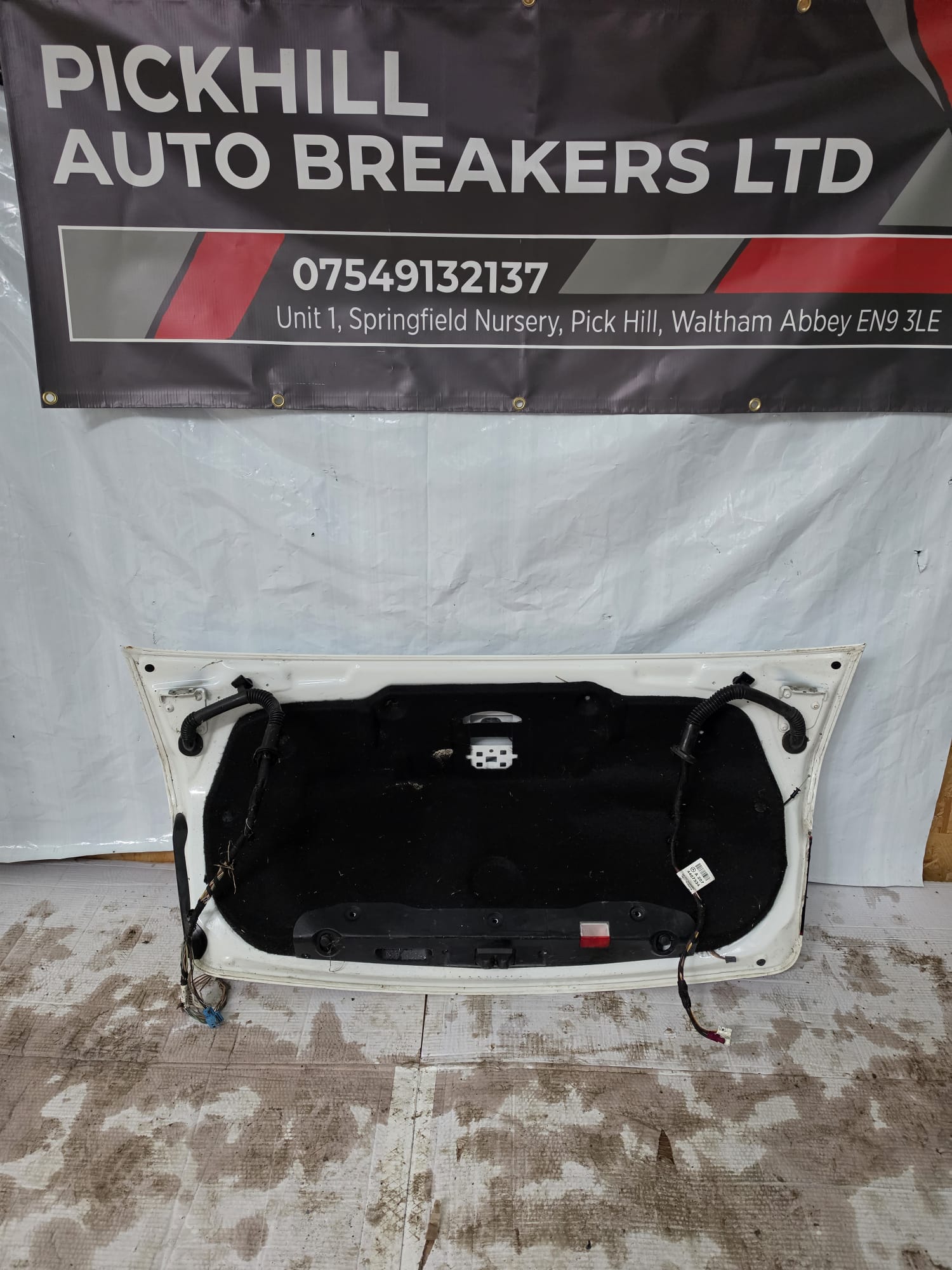 Mercedes E Class Coupe 09-17 C207 White Bootlid & Inner Rear Lights - Image 2