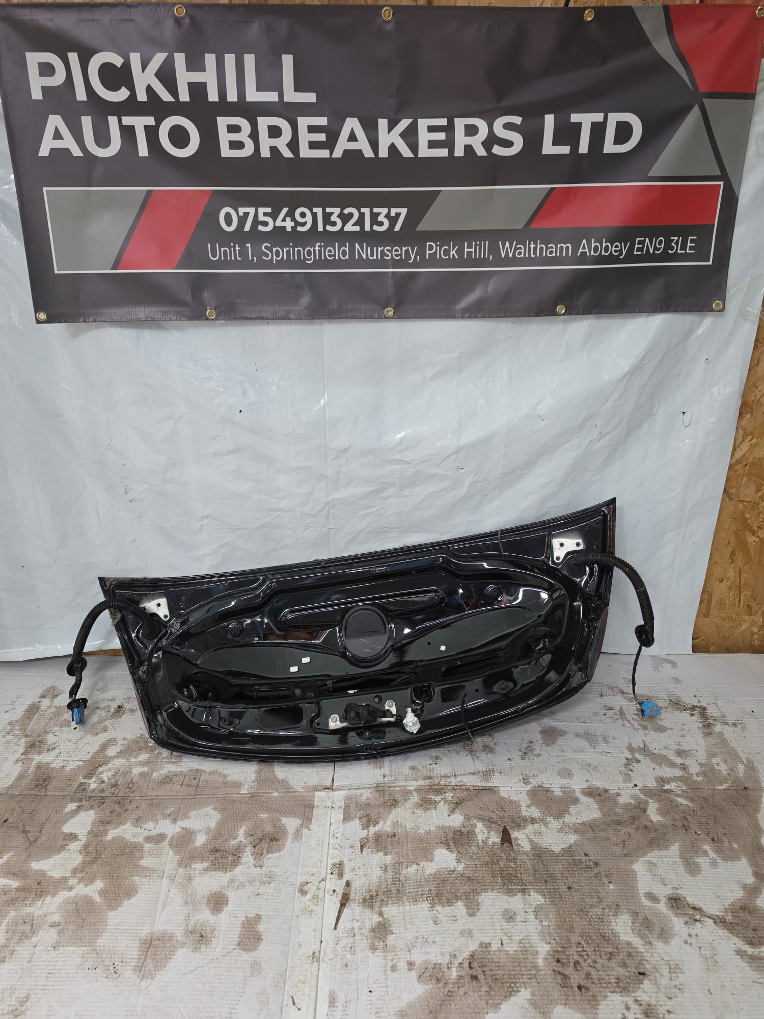 MERCEDES C CLASS W205 BOOTLID IN BLACK 2015-2019COUPE - Image 2
