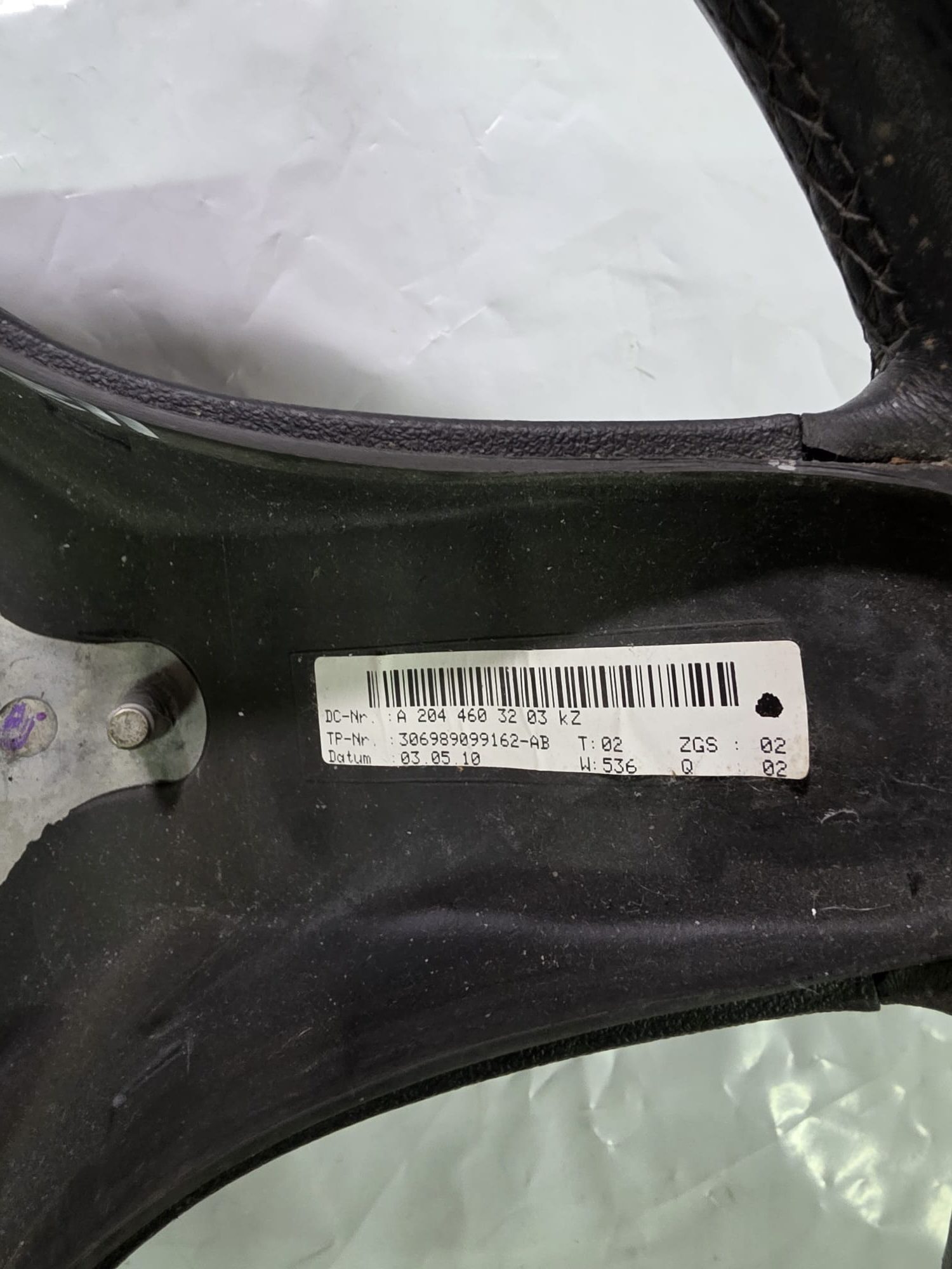 MERCEDES C250 2010 W204 STEERING WHEEL 3 SPOKE LEATHER A2044603203 - Image 2