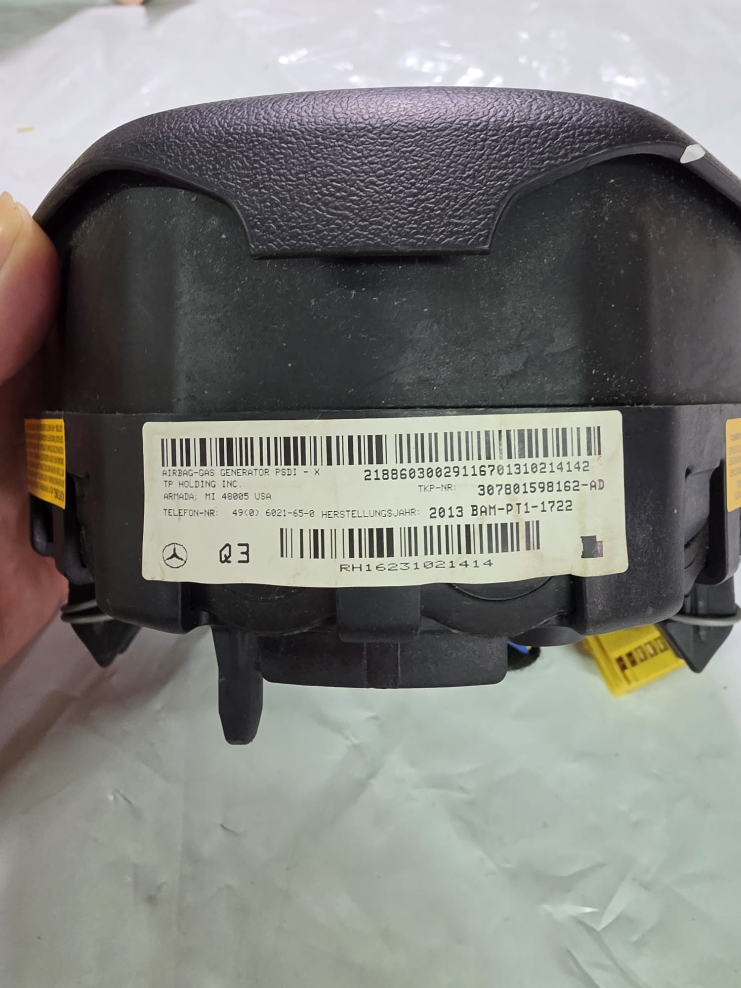 MERCEDES E CLASS 2015 W246 STEERING WHEEL AIRBAG 306998410-AB - Image 3