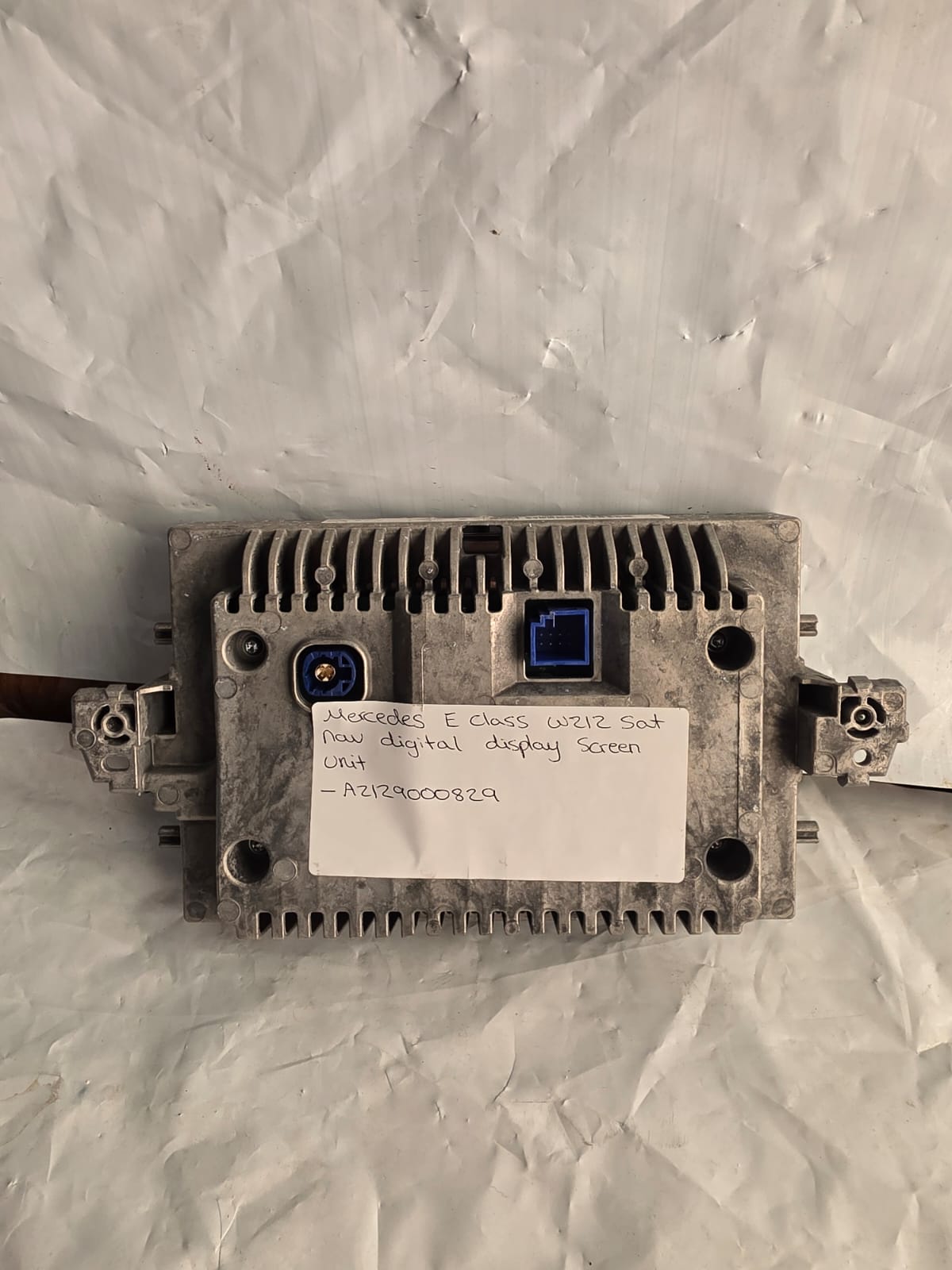 MERCEDES-BENZ E CLASS 2015 212 SERIES Navigation Screen Display A2129000829 - Image 3
