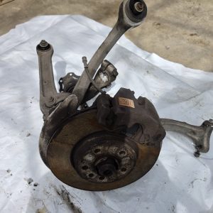 Audi a4 b9 16-19 front right hub, arm, caliper