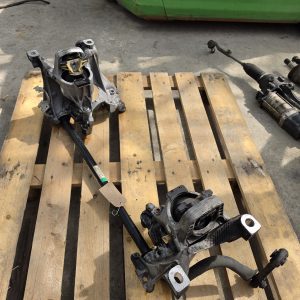Audi a4/a5 2019 engine mount brackets with anti roll bar