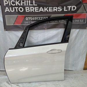 *BMW 2 SERIES GRAN TOURER F46 FRONT LEFT DOOR WHITE 2015-2021