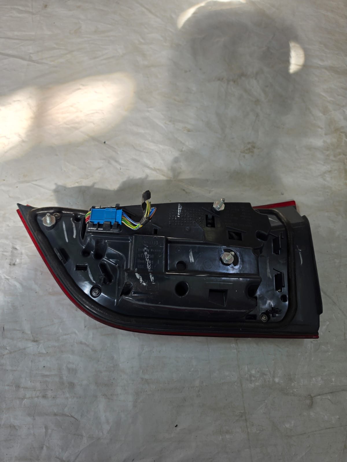 BMW X5 F15 2015-2017 REAR LEFT PASSENGER SIDE INNET BOOT LIGHT 7470887 - Image 2