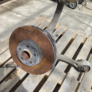 MERCEDES C CLASS W205 FRONT HUB RIGHT DRIVER SIDE WITH ARM