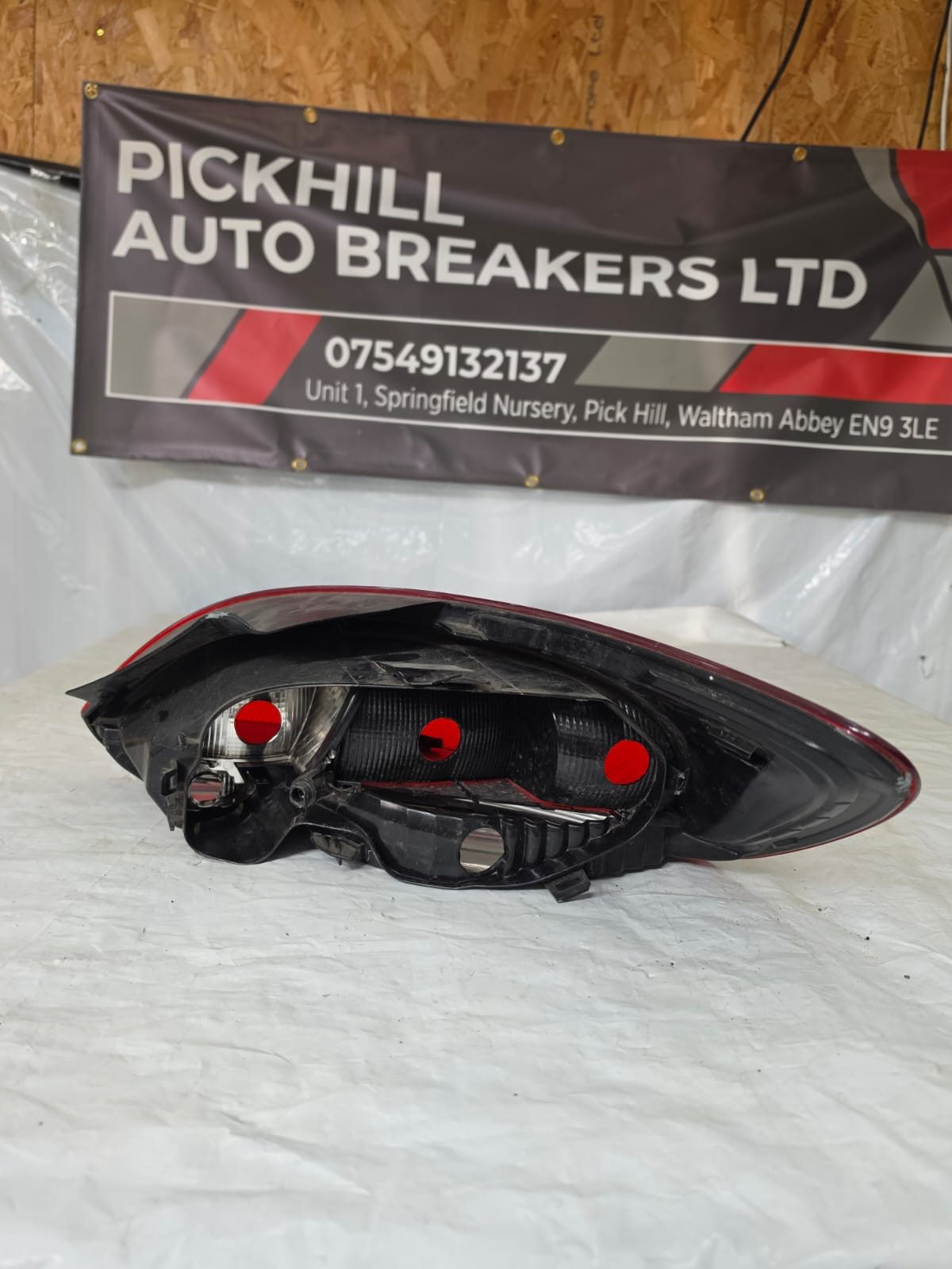 VOLKSWAGEN SCIROCCO 2008-2013 PASSENGER SIDE REAR TAIL LIGHT 1K8945096M - Image 2