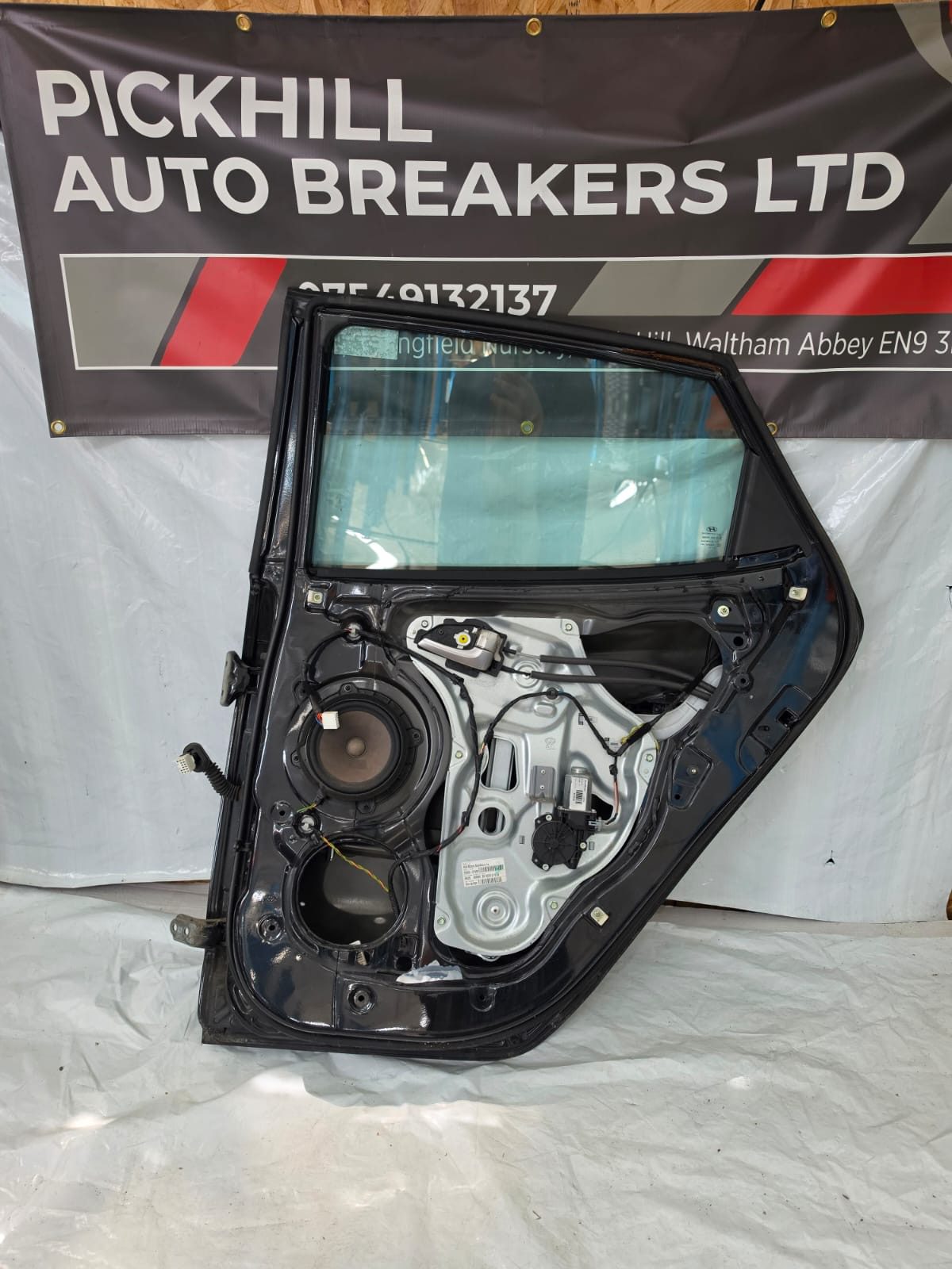 HYUNDAI IX35 2010-2016 REAR RIGHT DOOR 5DRS SUV BLACK - Image 2