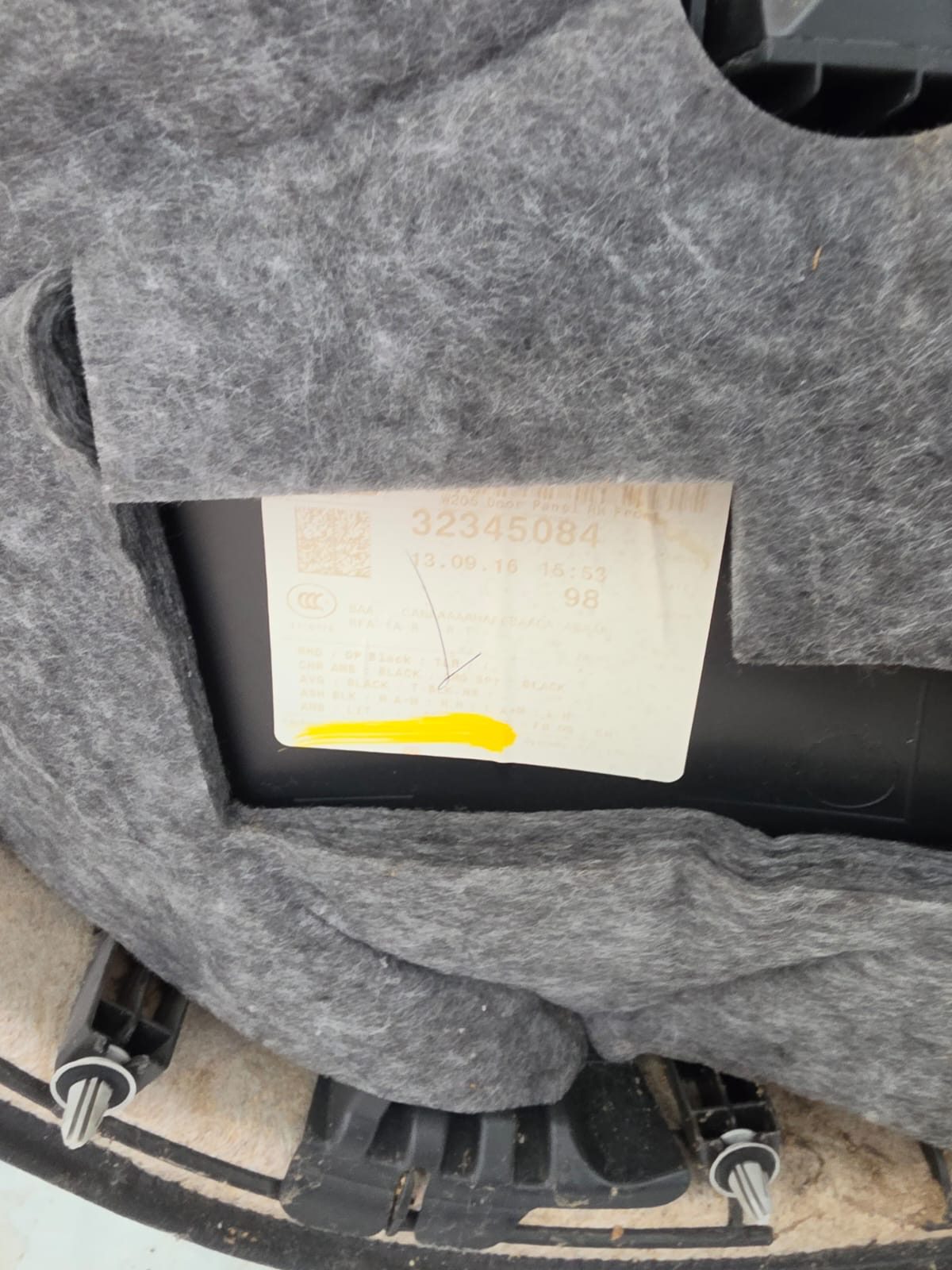 MERCEDES C CLASS W205 RIGHT SIDE FRONT DOOR CARD 2015-2019 - Image 3