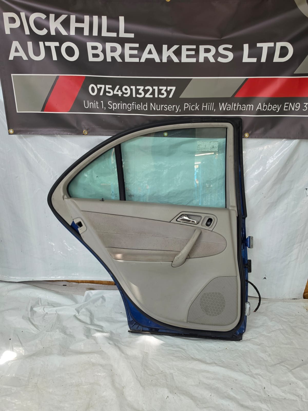 MERCEDES C CLASS C200 2000-2008 PASSENGER REAR DOOR 4DR SALOON BLUE - Image 2
