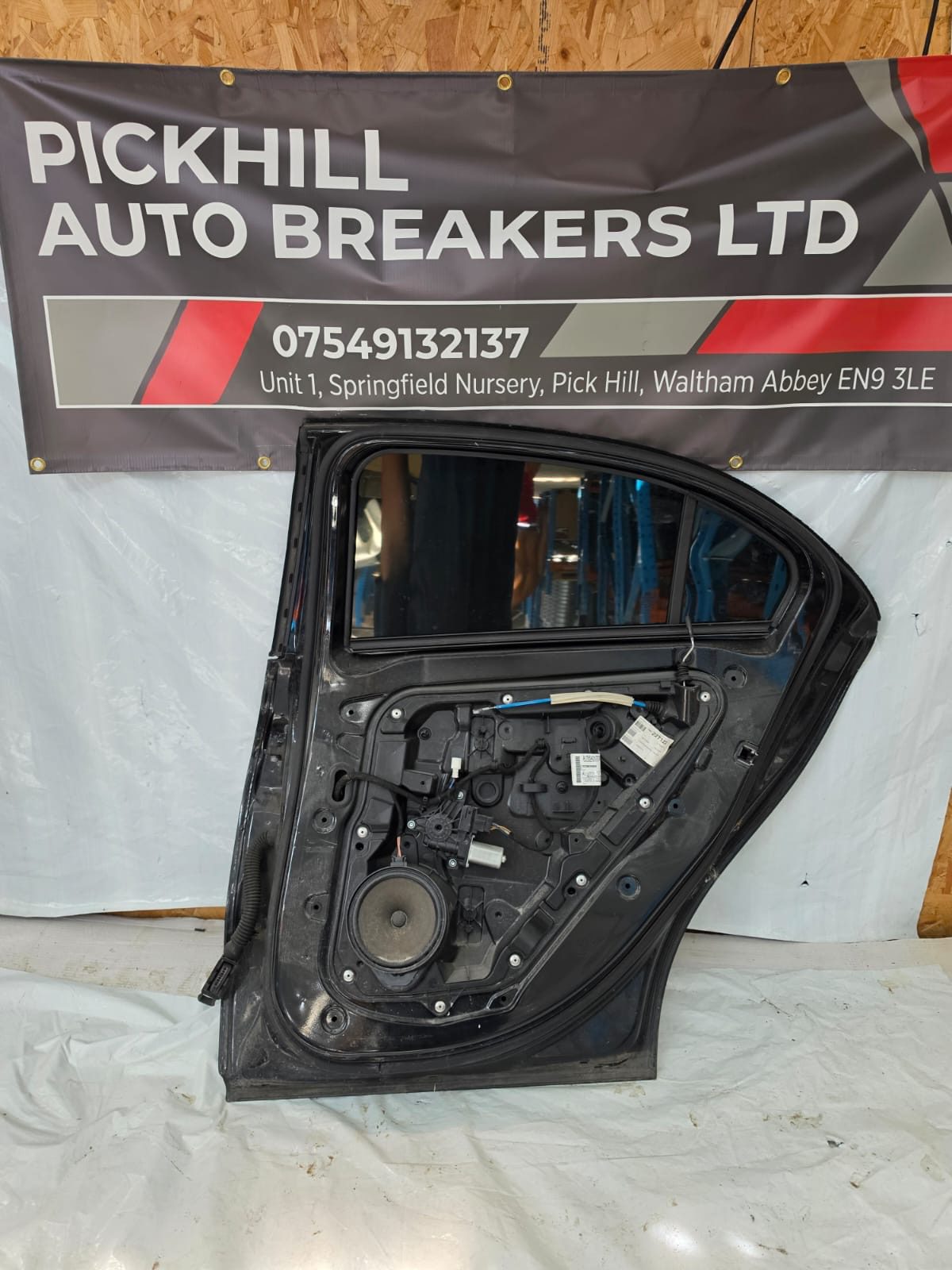 *MERCEDES C CLASS W205 RIGHT SIDE REAR DOOR BLACK 2015-2019 - Image 2