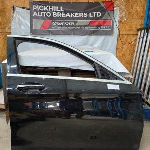*MERCEDES C CLASS W205 2015-2019 RIGHT SIDE FRONT DOOR BLACK