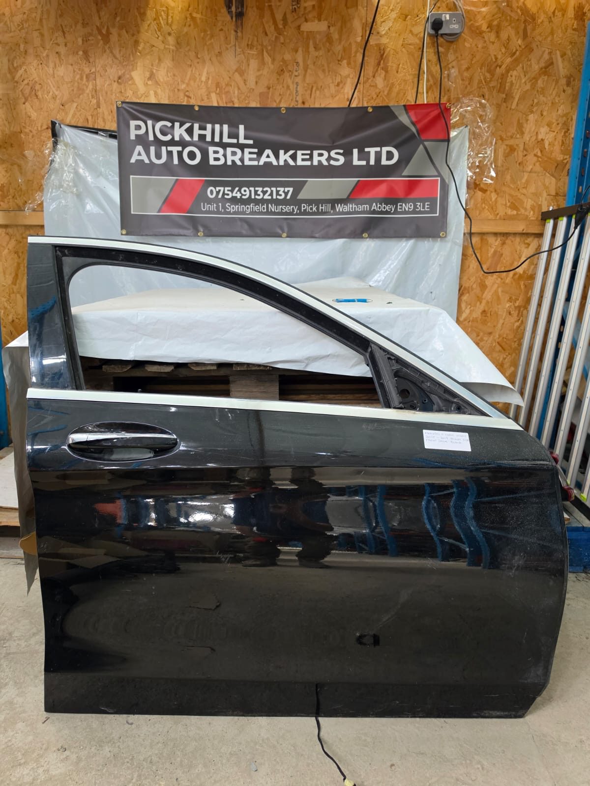 *MERCEDES C CLASS W205 2015-2019 RIGHT SIDE FRONT DOOR BLACK