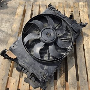 MERCEDES A CLASS W176 12-18 AUTOMATIC ENGINE COOLING RADIATOR AND FAN 2465001303