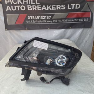 NISSAN NAVARA MK3 2.3 DIESEL 2016 XENON HEADLIGHT PASSENGER SIDE W0898