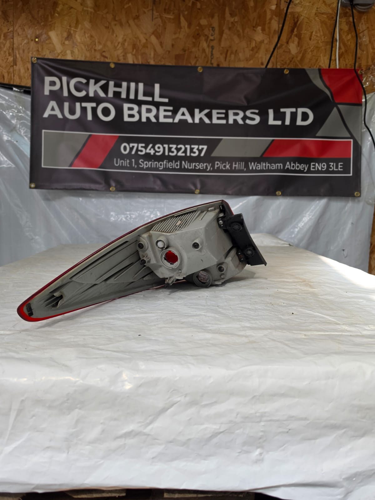 HYUNDAI IX35 DRIVER SIDE OUTER REAR LIGHT 92402240 - Image 2