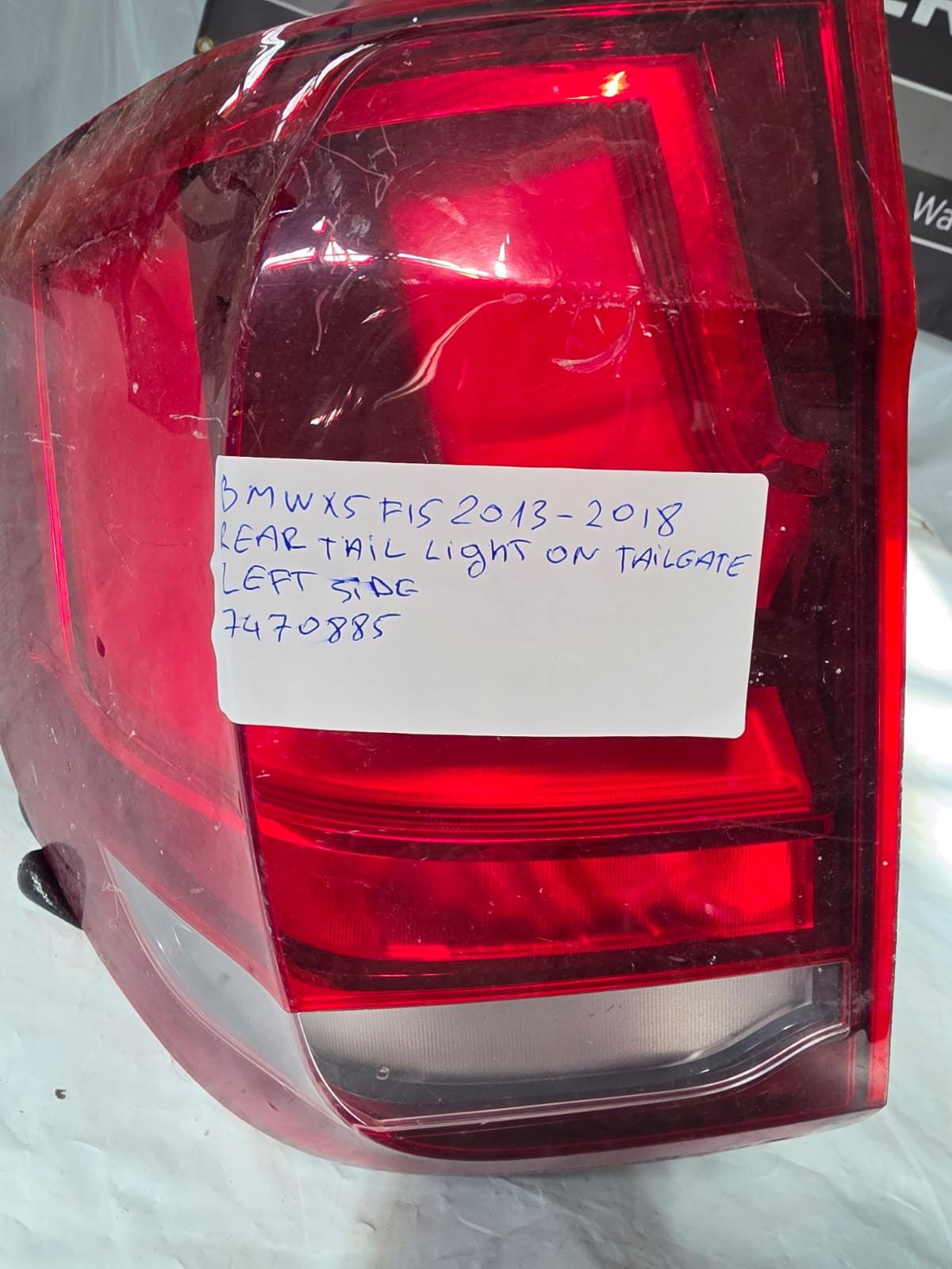 BMW X5 F15 2013-2018 REAR TAIL LIGHT ON TAILGATE LEFT SIDE 7470885 - Image 4