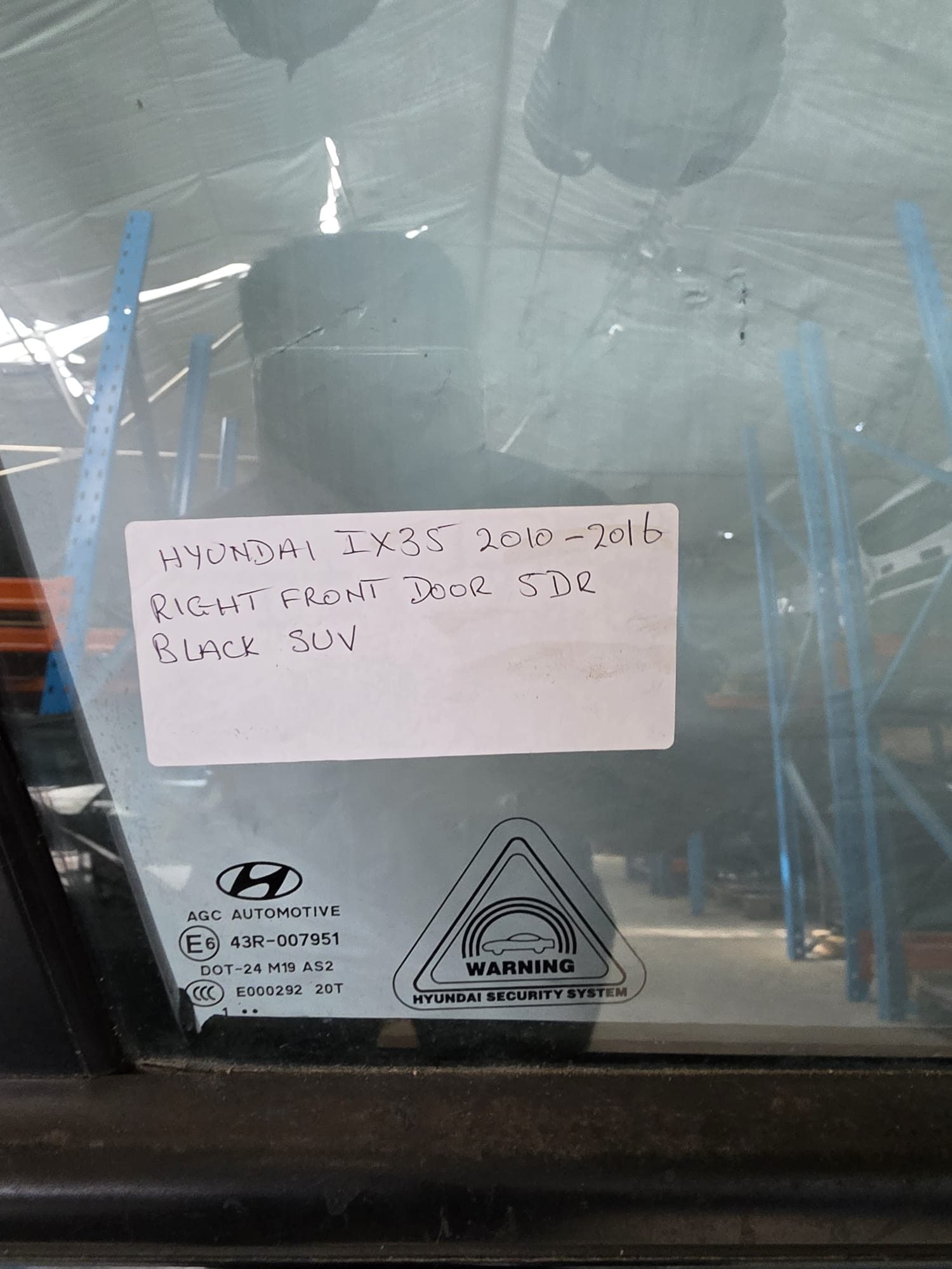 *HYUNDAI IX35 2010-2016 RIGHT FRONT DOOR 5DR BLACK SUV - Image 3