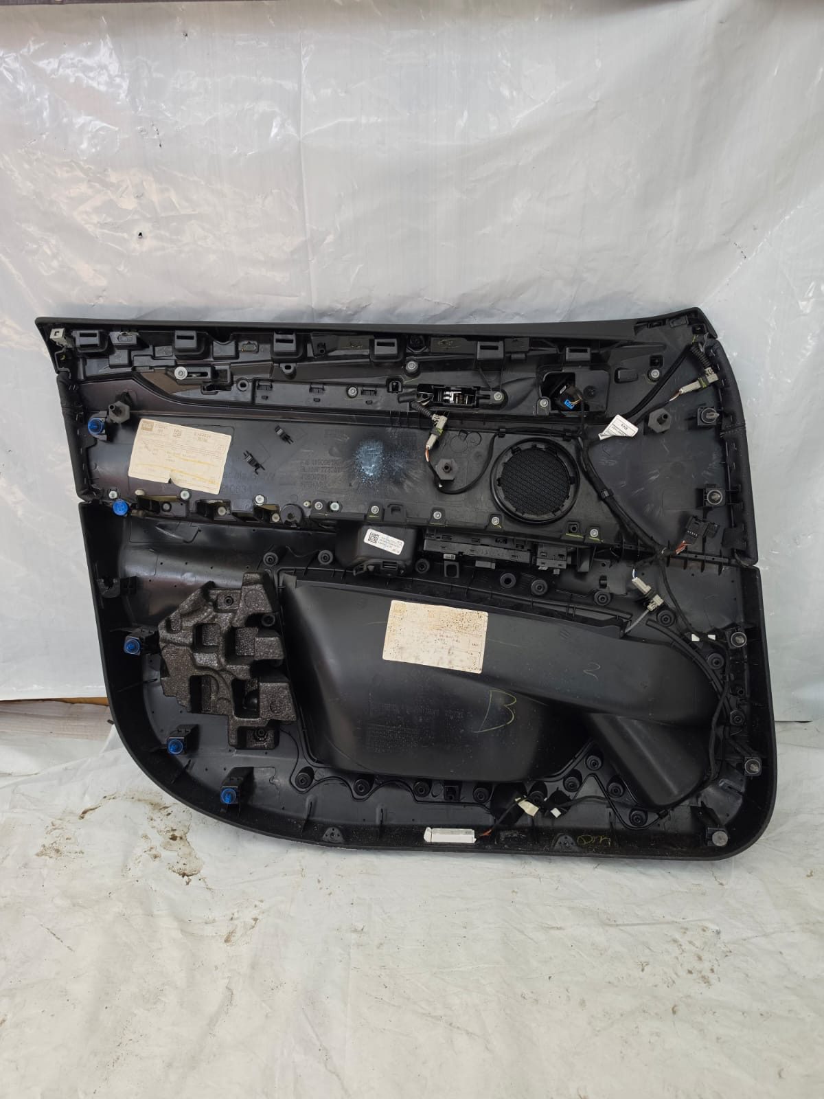 BMW X5 RIGHT SIDE FRONT DOOR CARD F15 2016 - Image 2