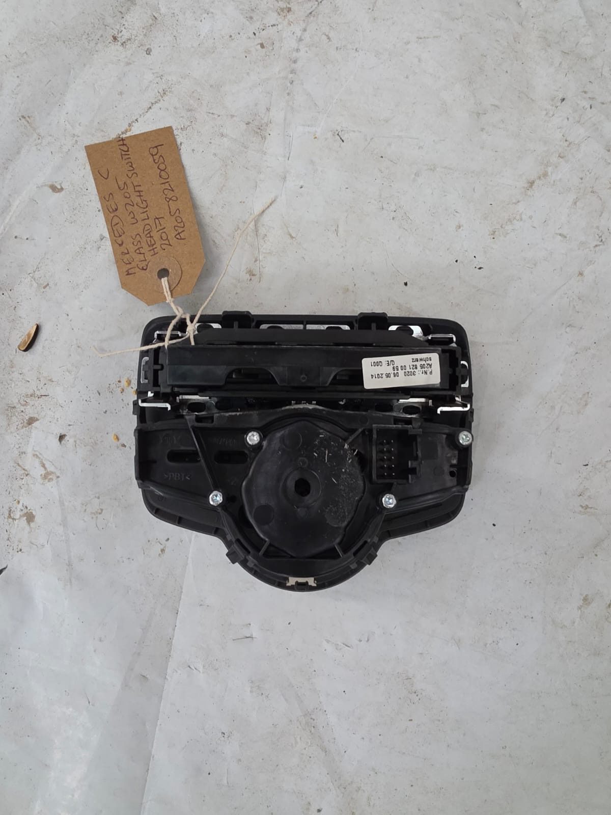 MERCEDES C CLASS W205 HEADLIGHT SWITCH 2017 A2058210059 - Image 2