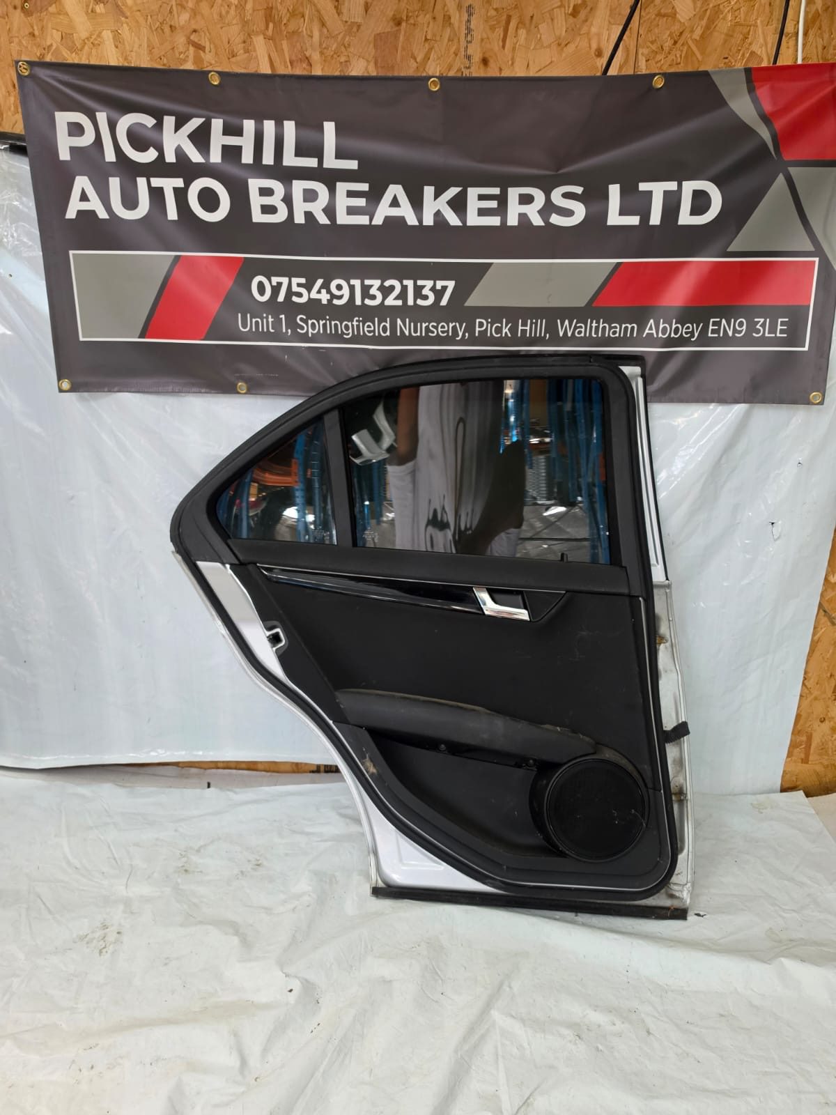 MERCEDES C CLASS W204 SALOON PASSENGER SIDE REAR LEFT DOOR 2014 SILVER - Image 2