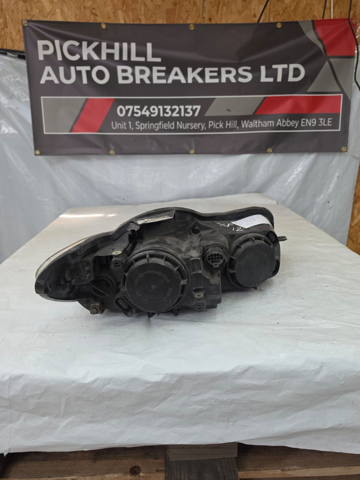 JAGUAR X250 2008-2012 PASSENGER SIDE LEFT HEADLIGHT 2392732 - Image 2