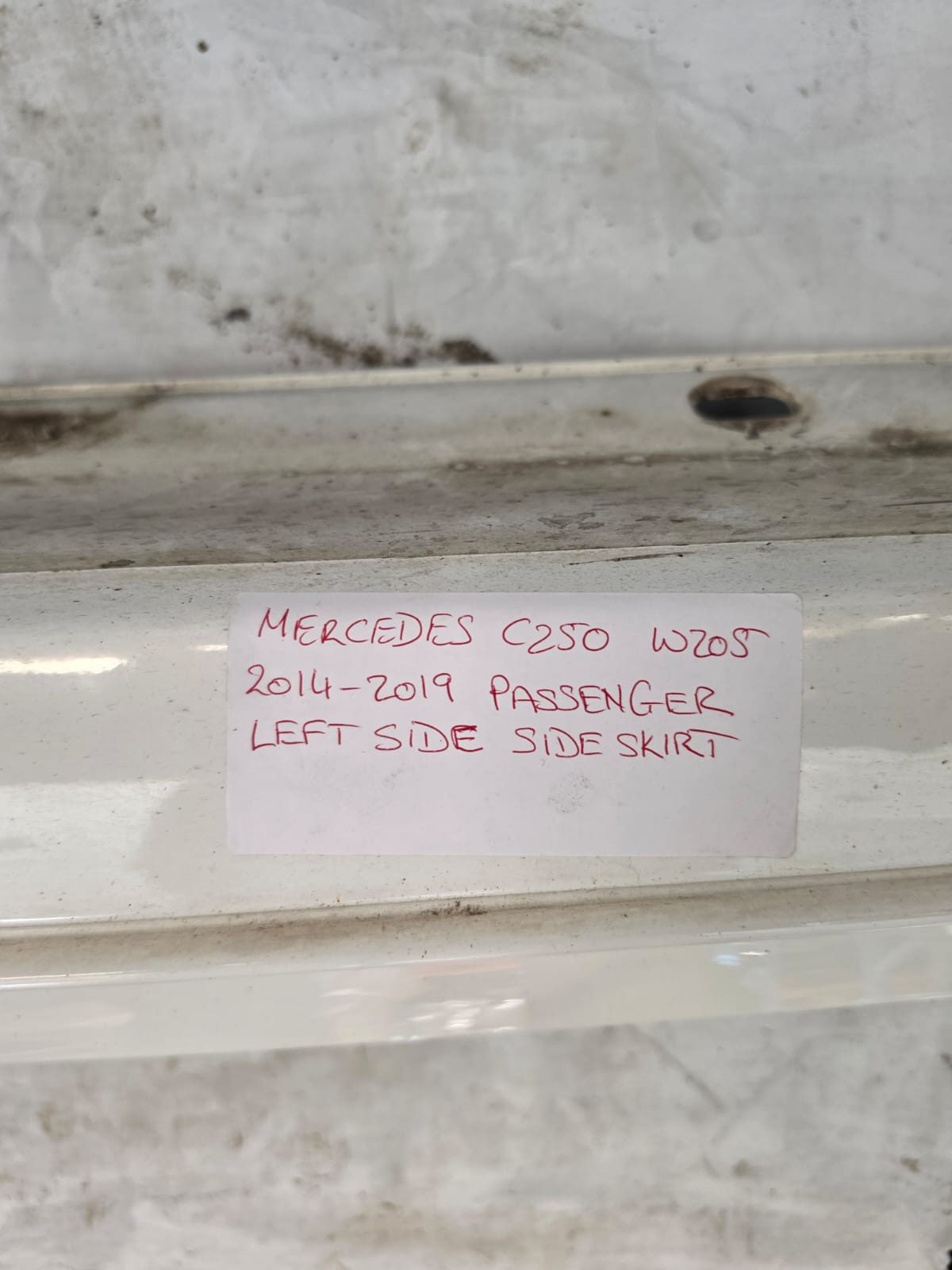 *MERCEDES C250 W205 2014-2019 PASSENGER LEFT SIDE SIDE SKIRT - Image 4