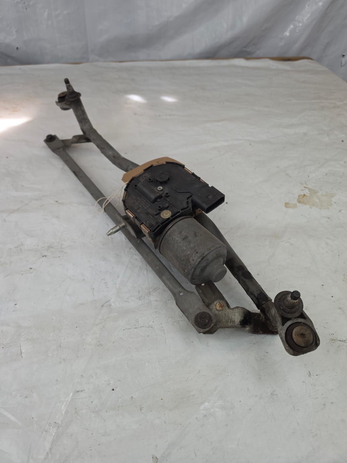 AUDI A3 8P 2004-2009 FRONT WIPER MOTOR WITH LINKAGE 8P2955119E