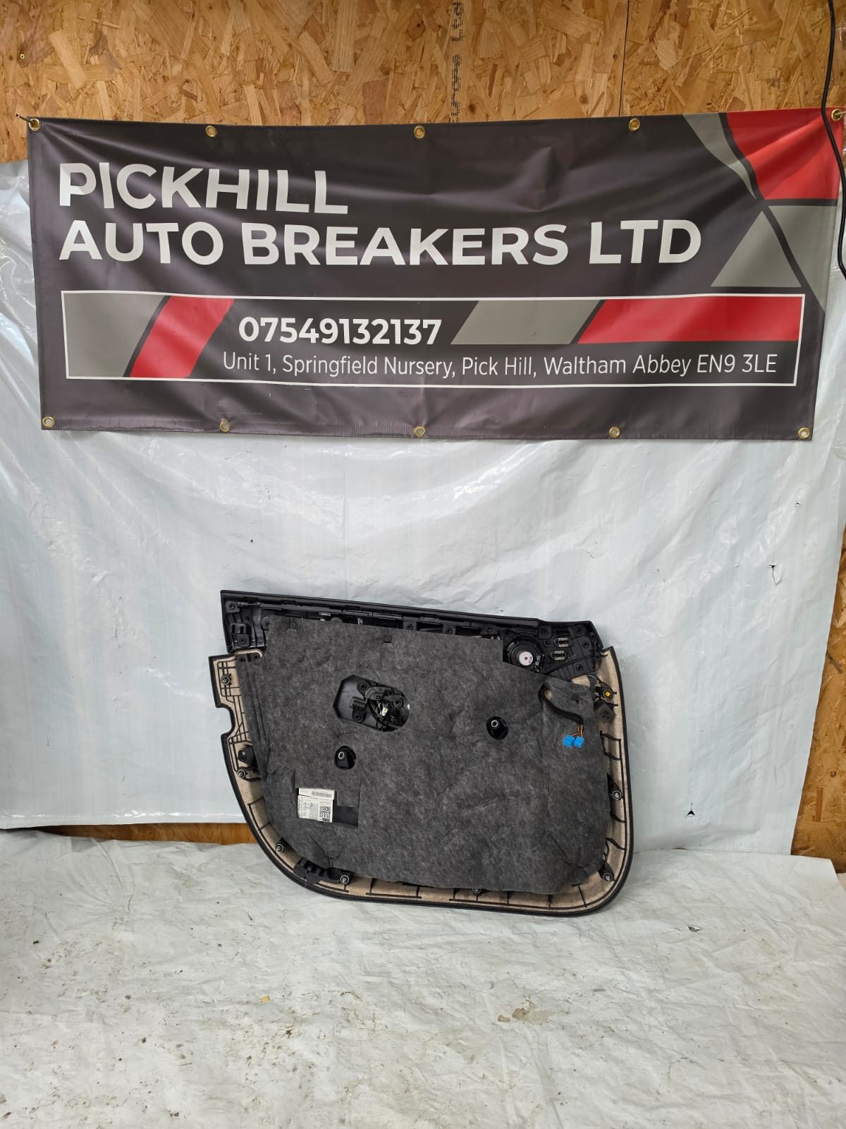 MERCEDES C CLASS W205 2014-2019 RIGHT DRIVER SIDE FRONT DOOR CARD - Image 2
