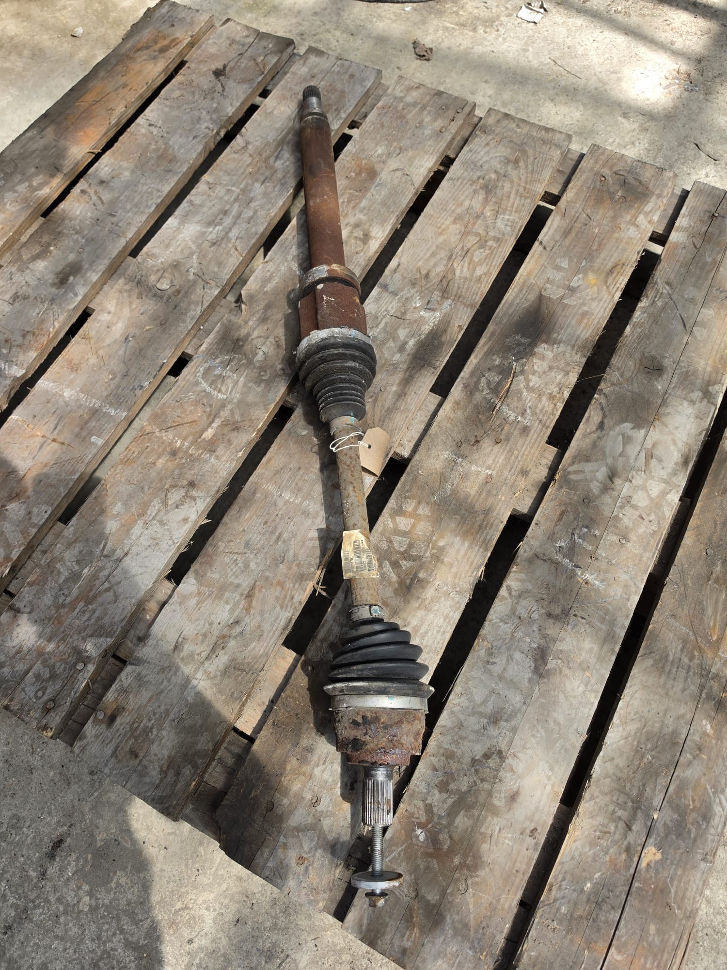 VOLVO V40 FRONT RIGHT DRIVER SIDE DRIVESHAFT P31280678