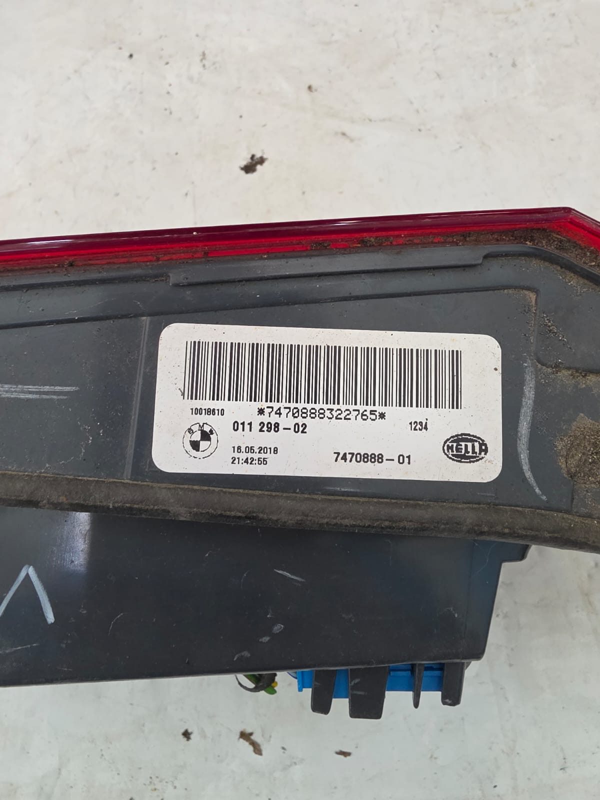 BMW X5 F15 2013-2018 TAIL LIGHT ON TAIL GATE LEFT SIDE 747088801 - Image 2