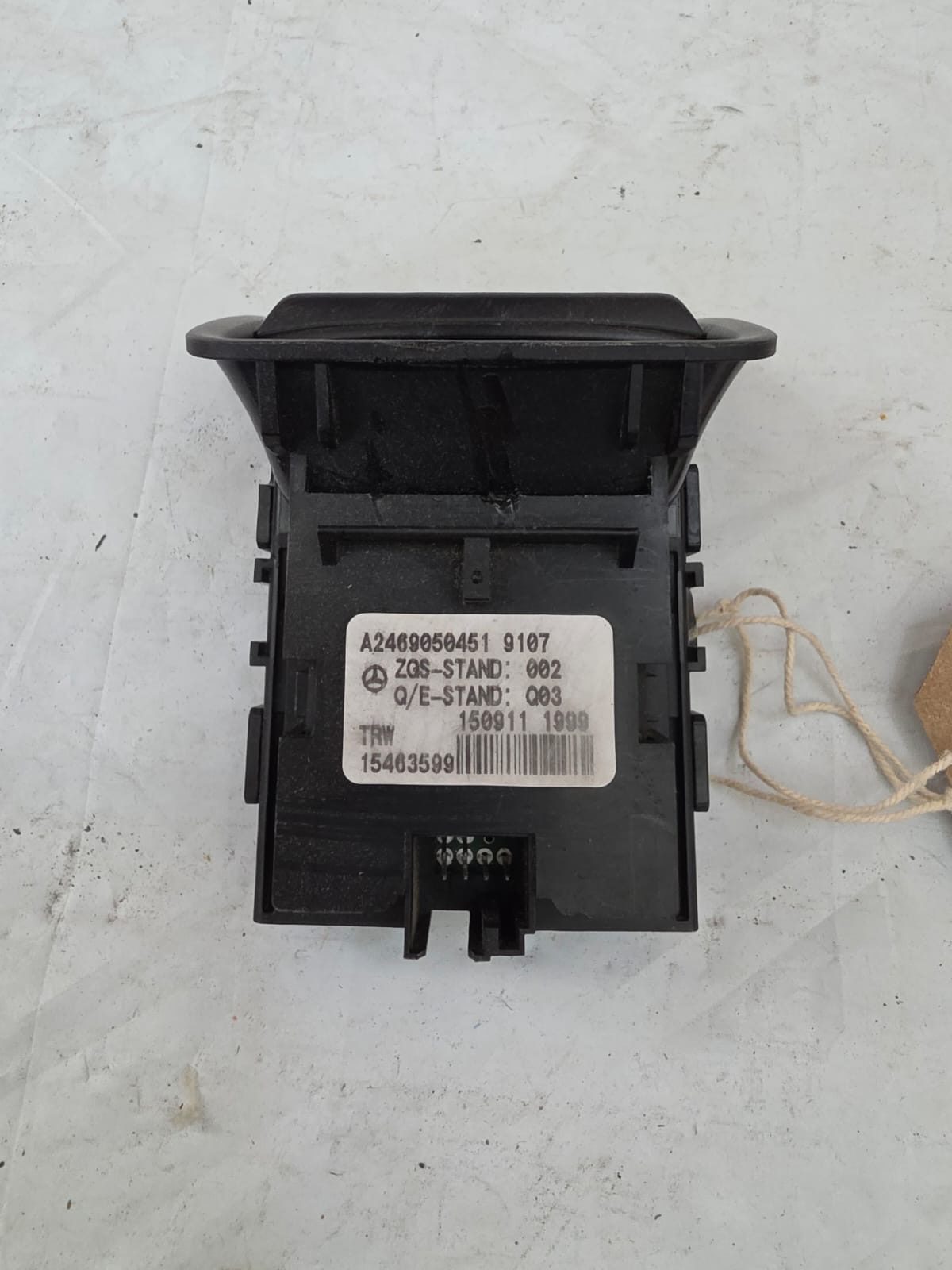 MERCEDES A CLASS A180 W176 2012-2015 HAND BRAKE CONTROL SWITCH A2469050451 - Image 2