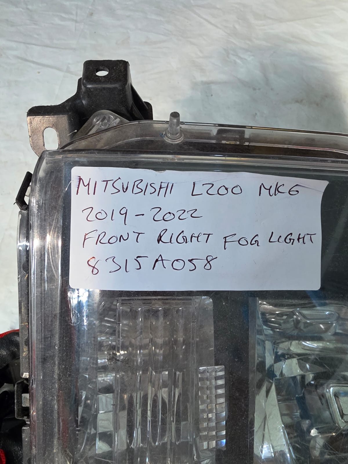 MITSUBISHI L200 MK6 2019-2022 FRONT RIGHT FOG LIGHT 8315A058 - Image 4