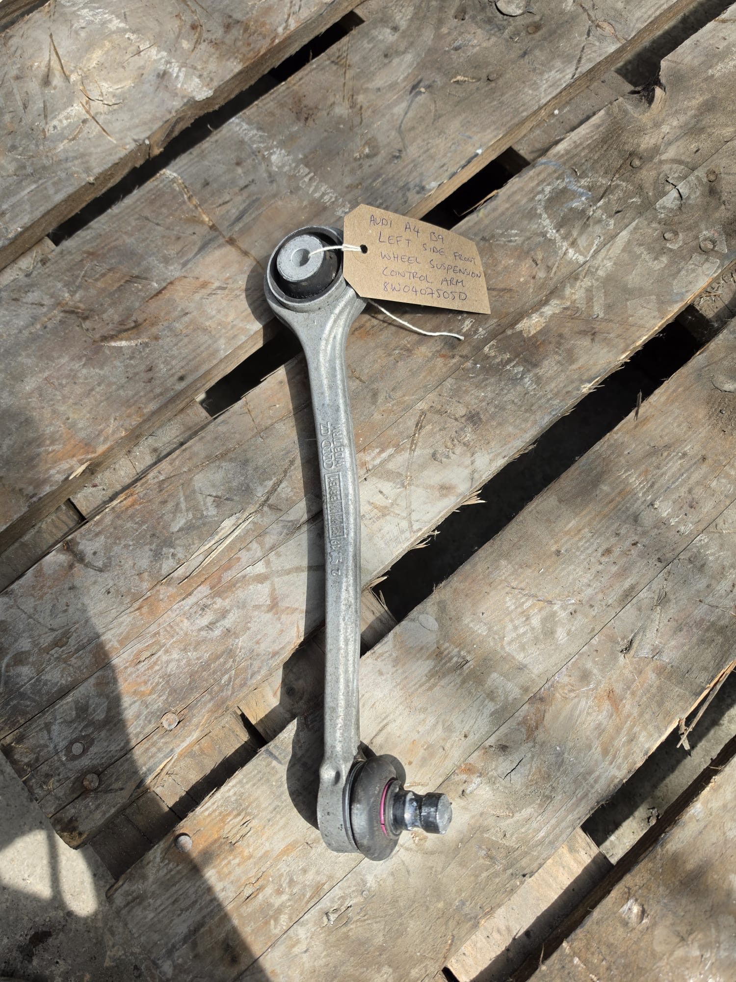 AUDI A4 B9 LEFT SIDE FRONT WHEEL SUSPENSION CONTROL ARM 8W0407505D