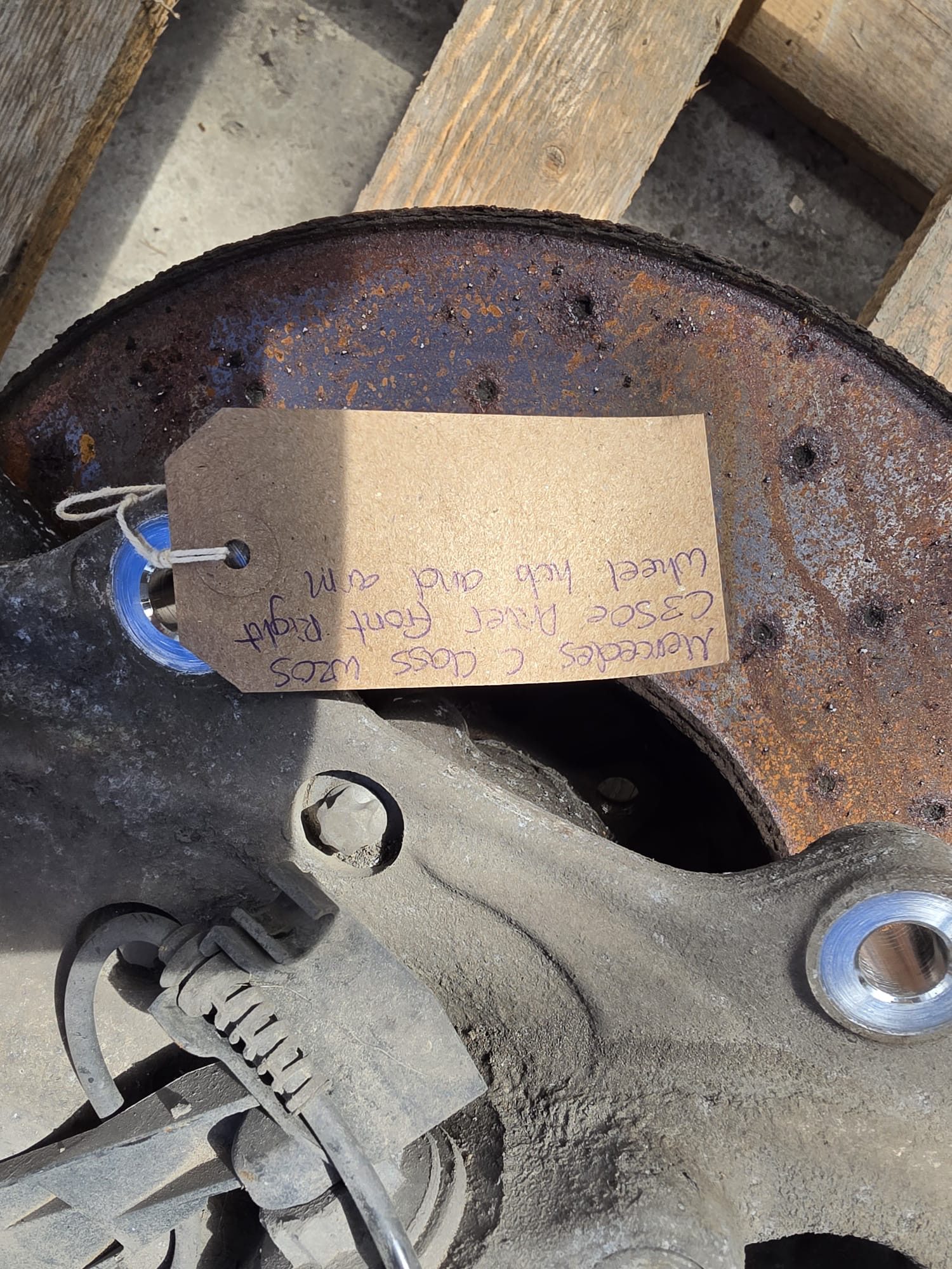 MERCEDES C CLASS W205 C350E DRIVER FRONT RIGHT WHEEL HUB AND ARM - Image 4