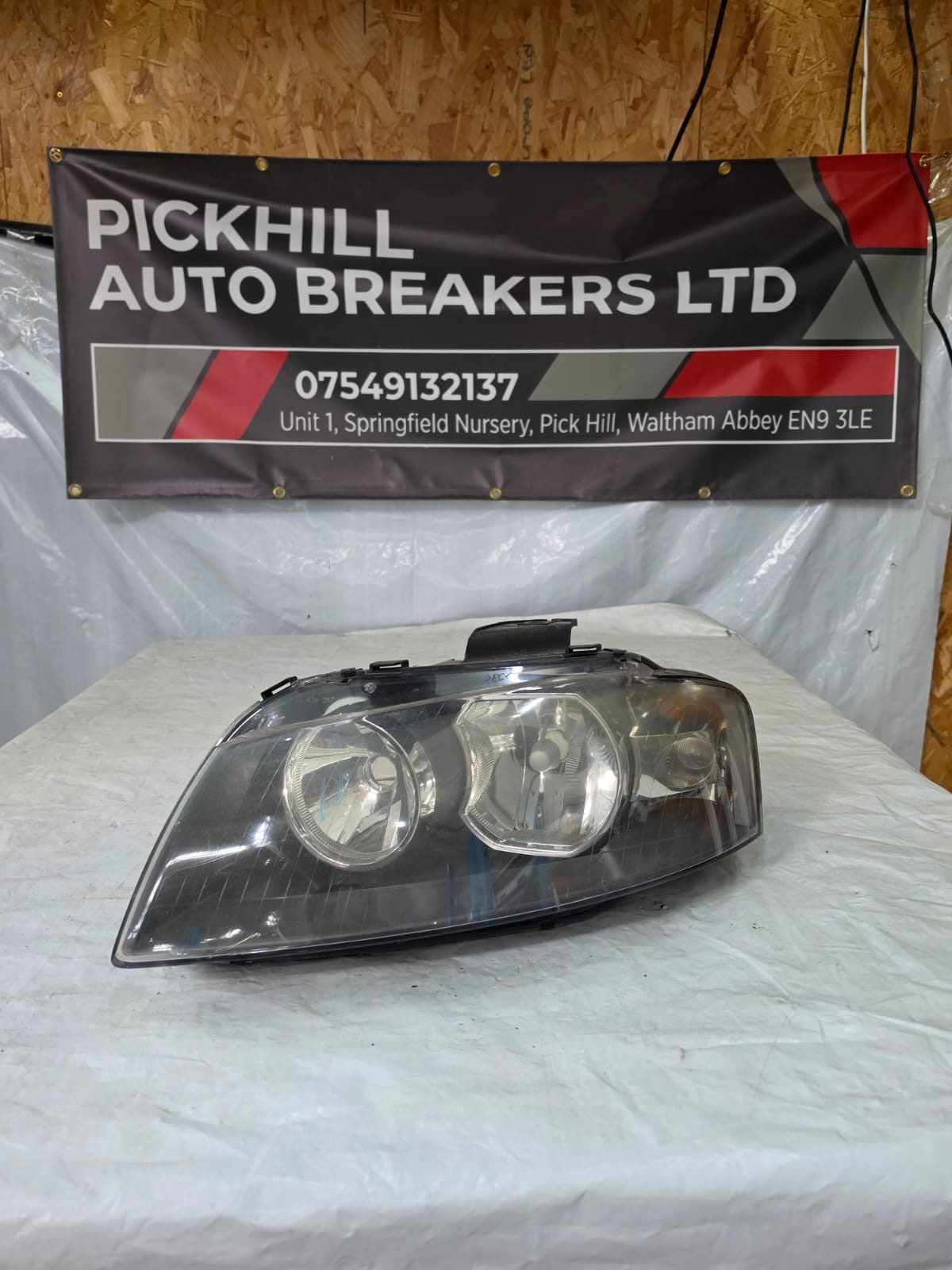 AUDI A3 2003-2008 PASSENGER SIDE HEADLIGHT 8P0941003L