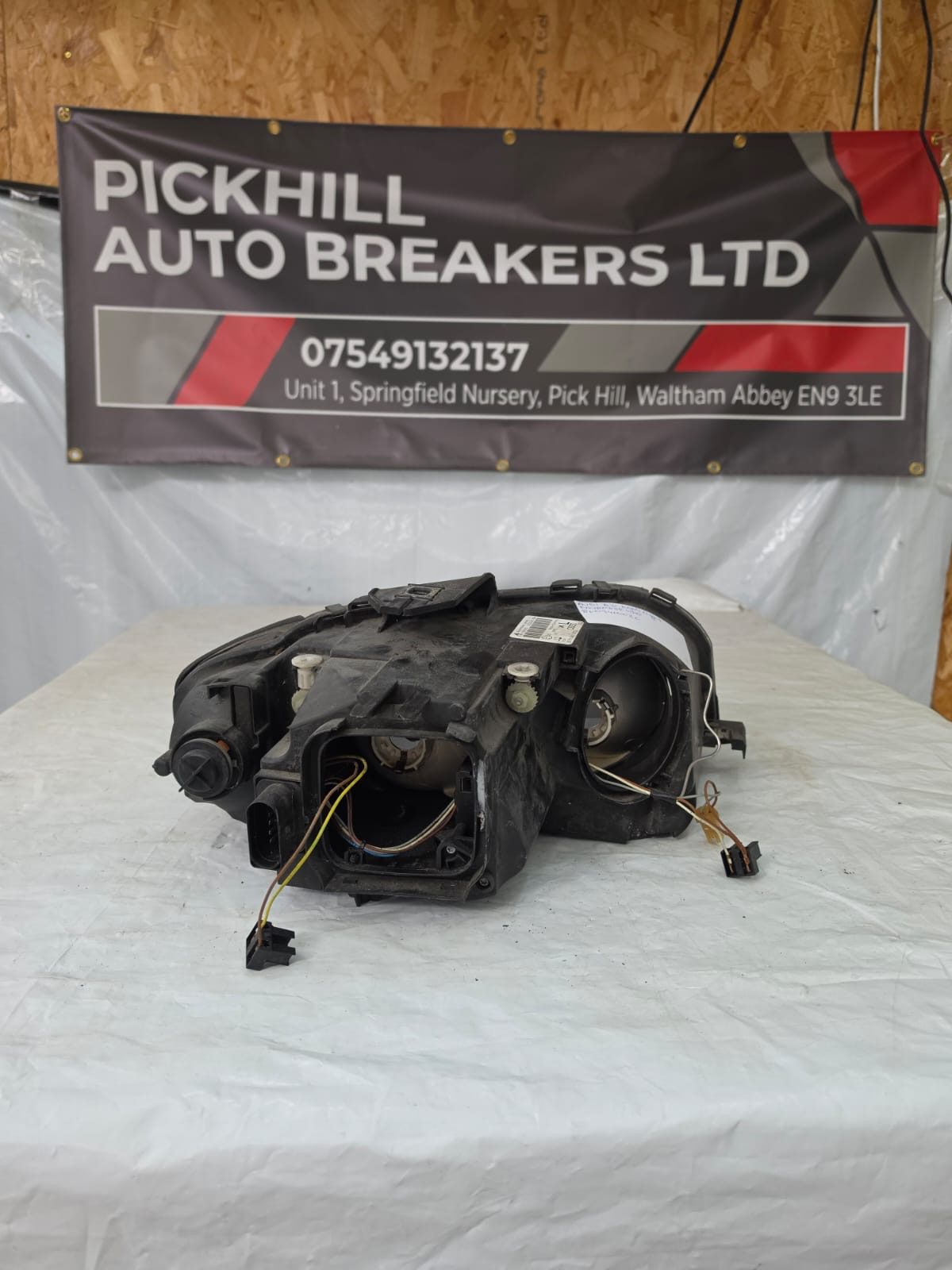 AUDI A3 2003-2008 PASSENGER SIDE HEADLIGHT 8P0941003L - Image 2