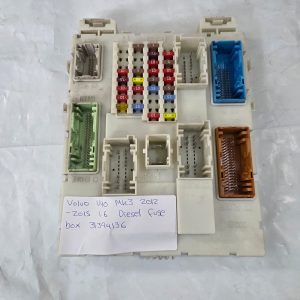 VOLVO V40 MK3 2012-2015 1.6 DIESEL FUSE BOX 31394136